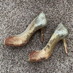 Shiny sequined ombré gold heels